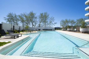 Modern 1-Bed Apartment With Parking, Pool and Gym Phillip
